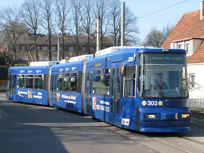 Vollwerbung am Wagen 303