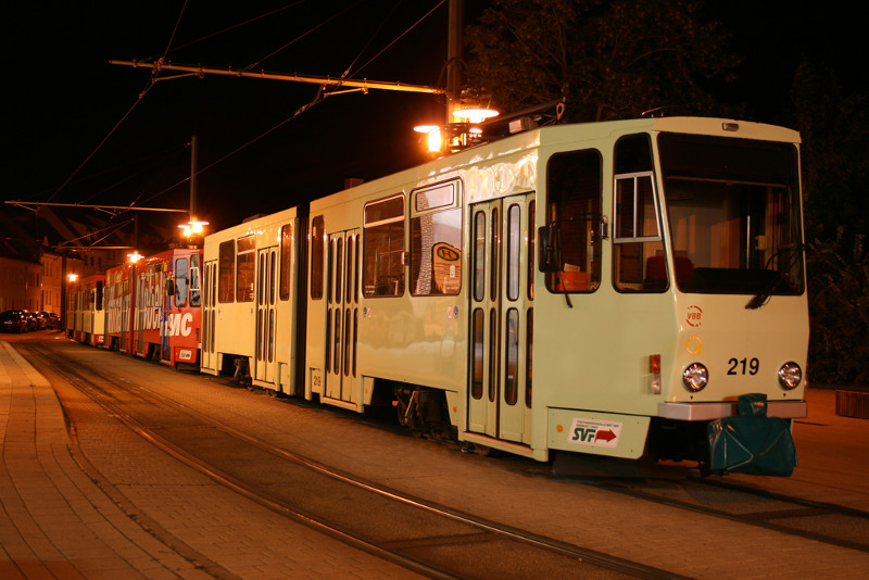 Nächtliche Tatraparade am Europaplatz