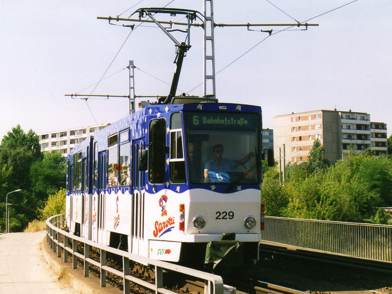 KT4DM-Tw 229 mit Sarotti-Totalreklame