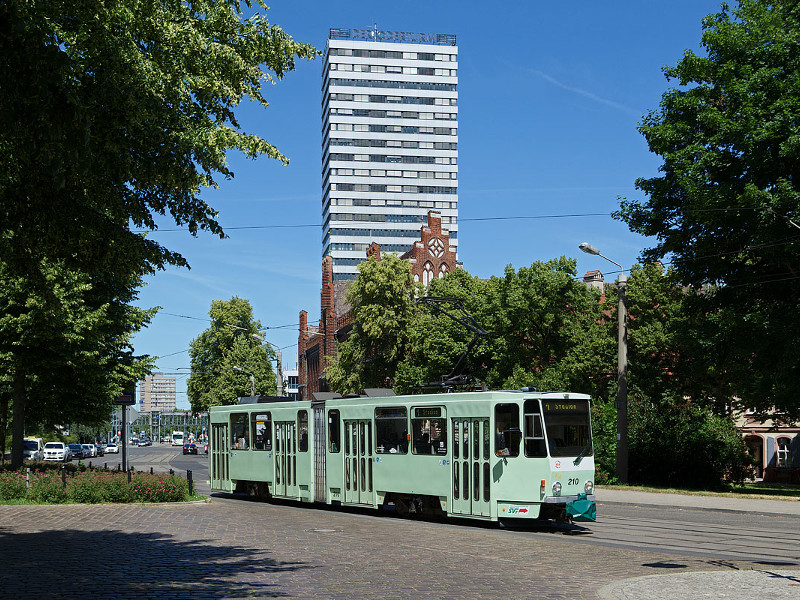 Wagen 210 am Zehmeplatz